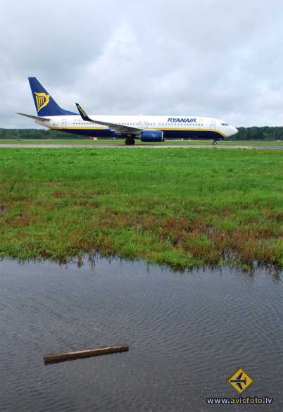 Boeing 737-8AS
